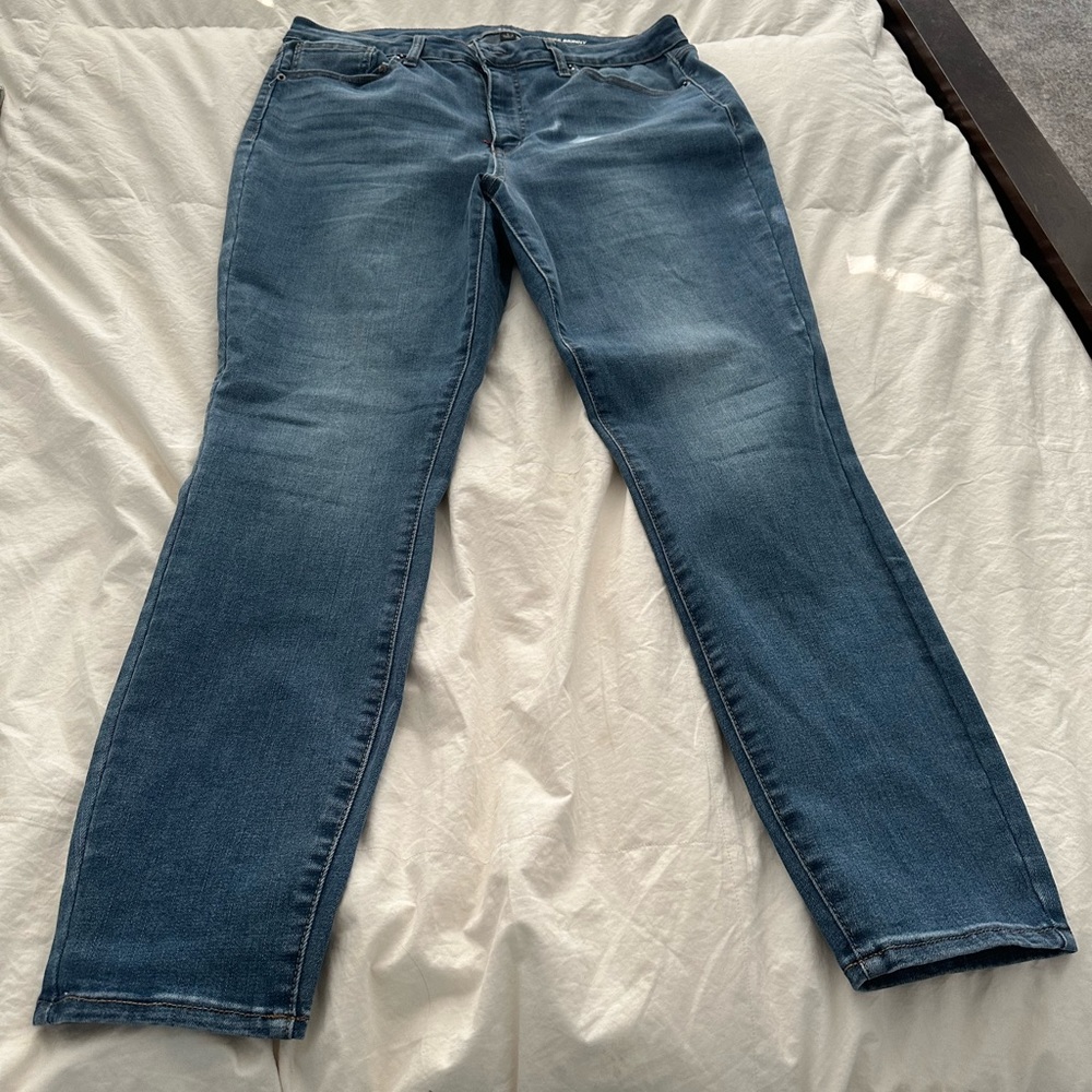 New York and Company Perfect Fit High rise skinny